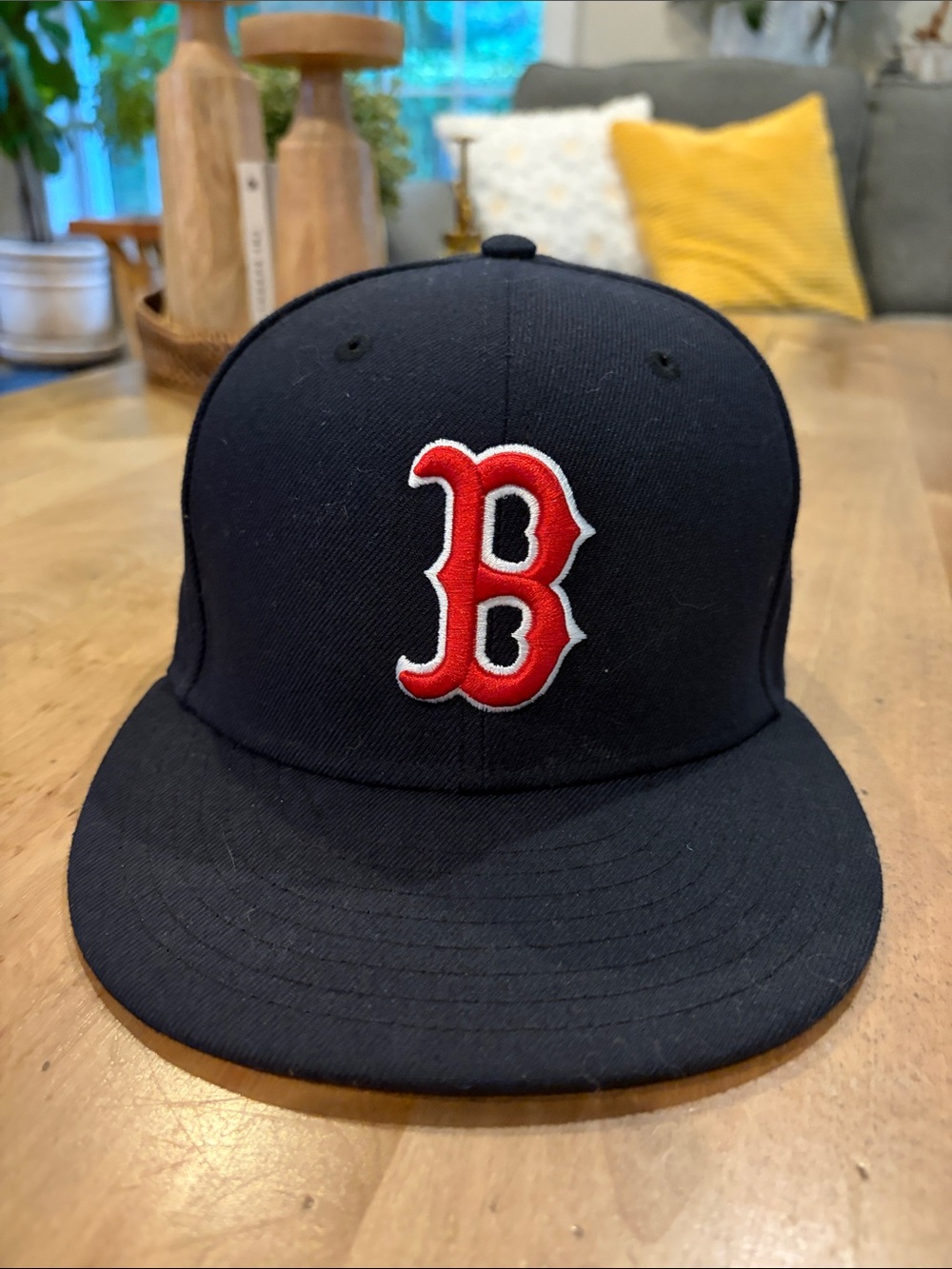 Flat brim Boston Red Sox Navy Baseball Cap with Red 'B' Logo